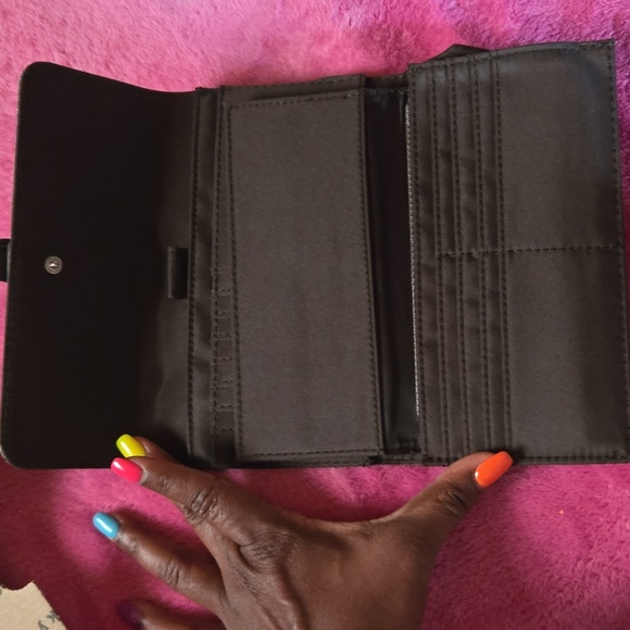 Nine West Trifold Gray Croc Embossed Wallet - Picture 6 of 9